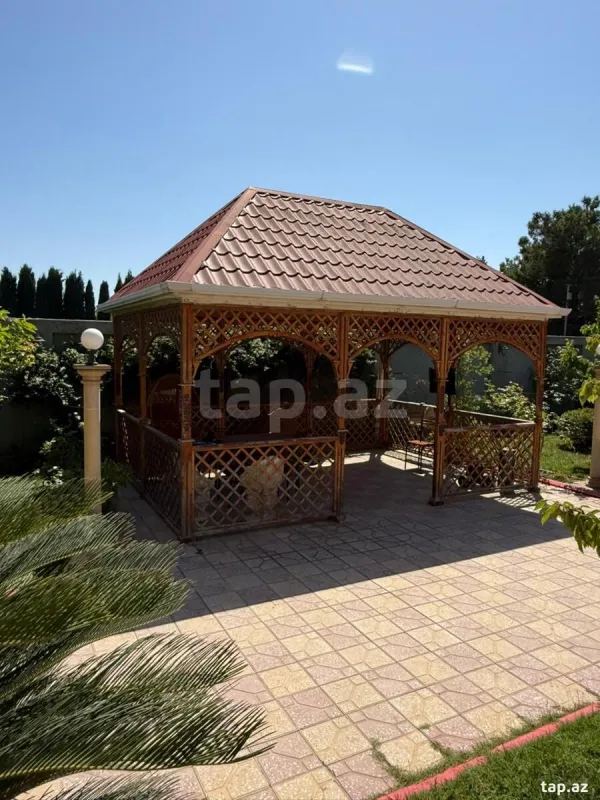 Satılır 6 otaqlı həyət evi