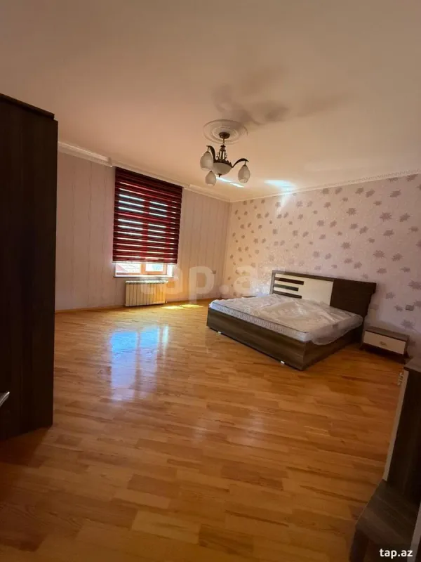 Satılır 6 otaqlı həyət evi