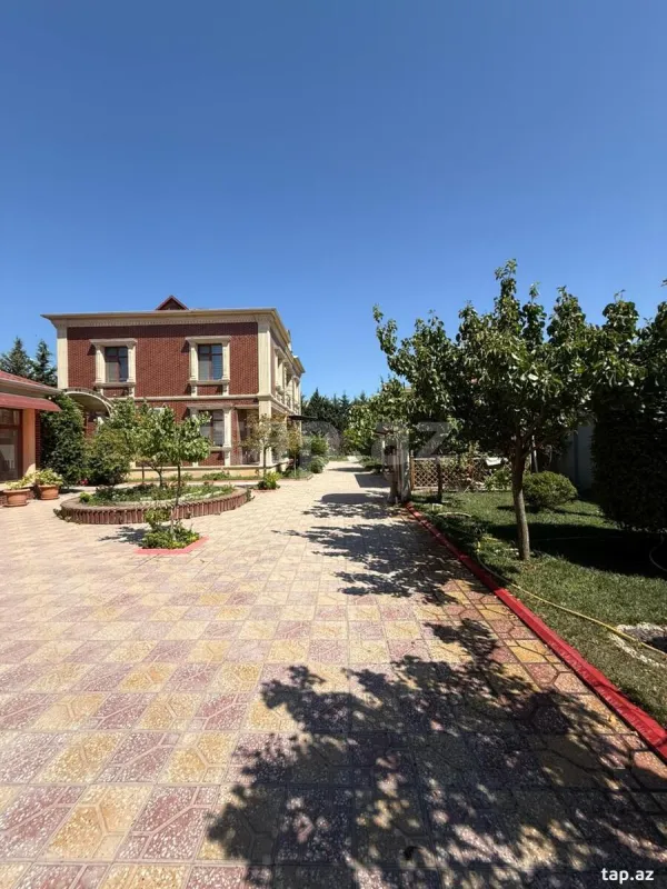 Satılır 6 otaqlı həyət evi