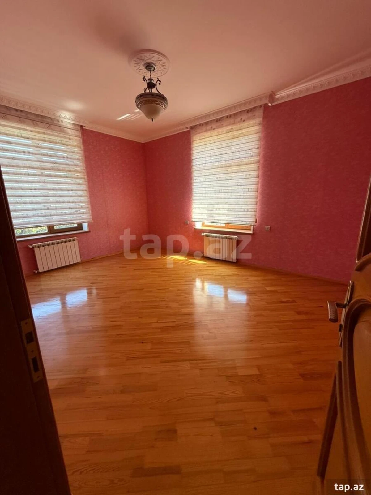 Satılır 6 otaqlı həyət evi