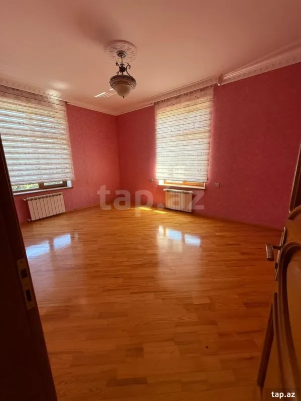 Satılır 6 otaqlı həyət evi