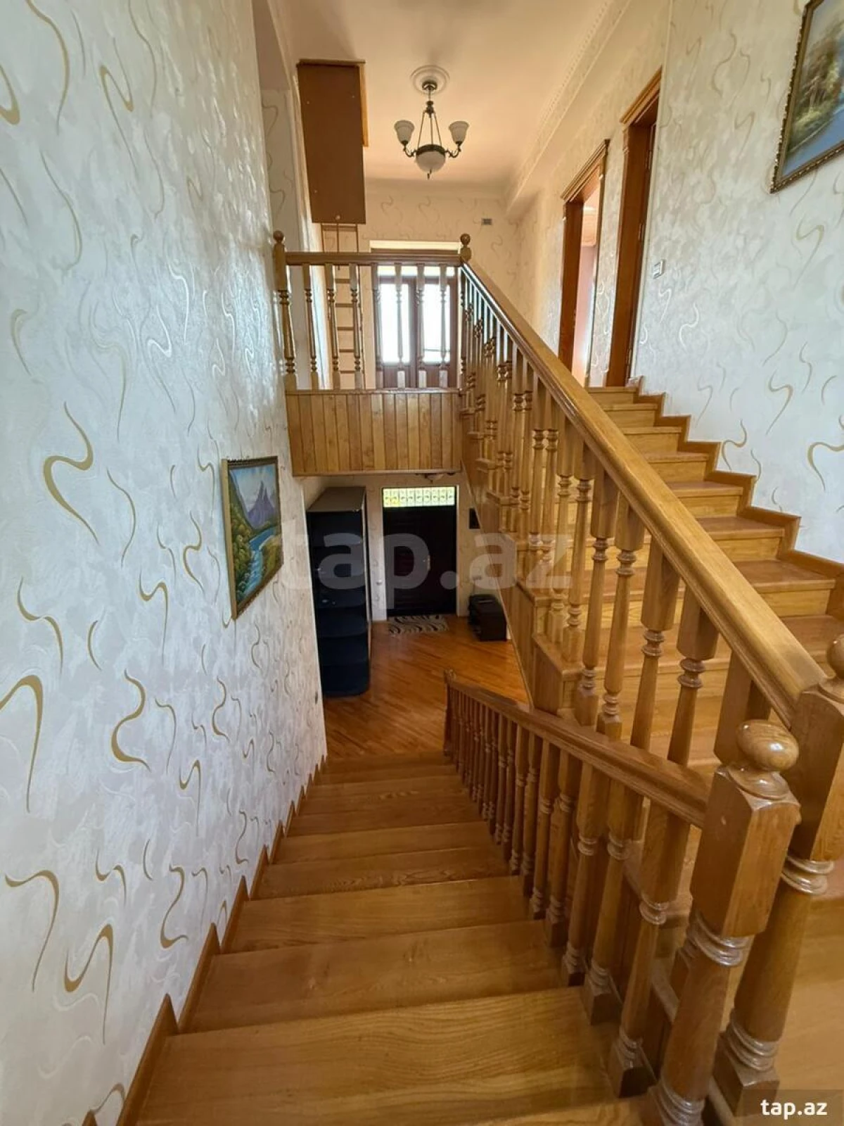 Satılır 6 otaqlı həyət evi