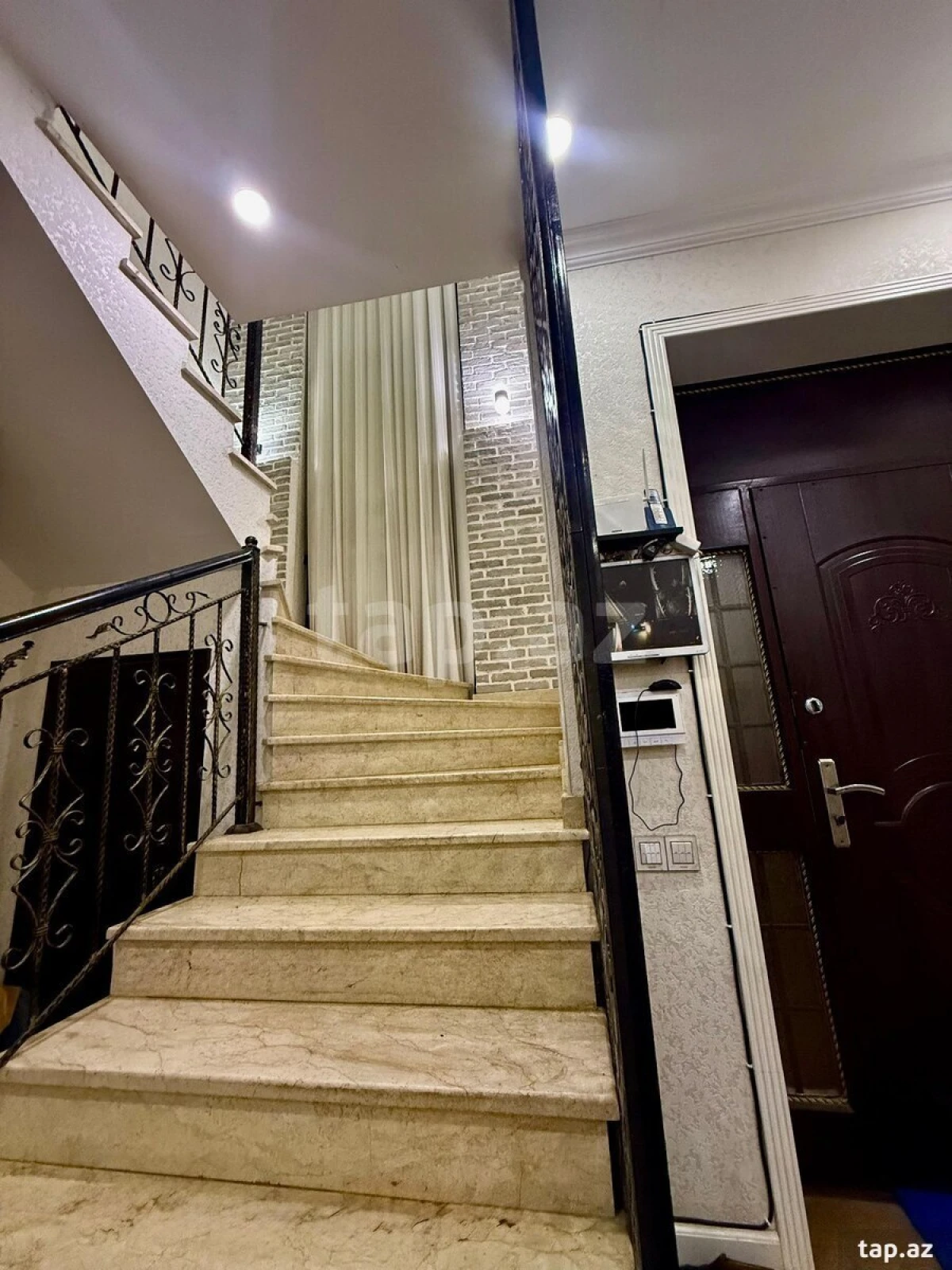 Satılır 4 otaqlı həyət evi