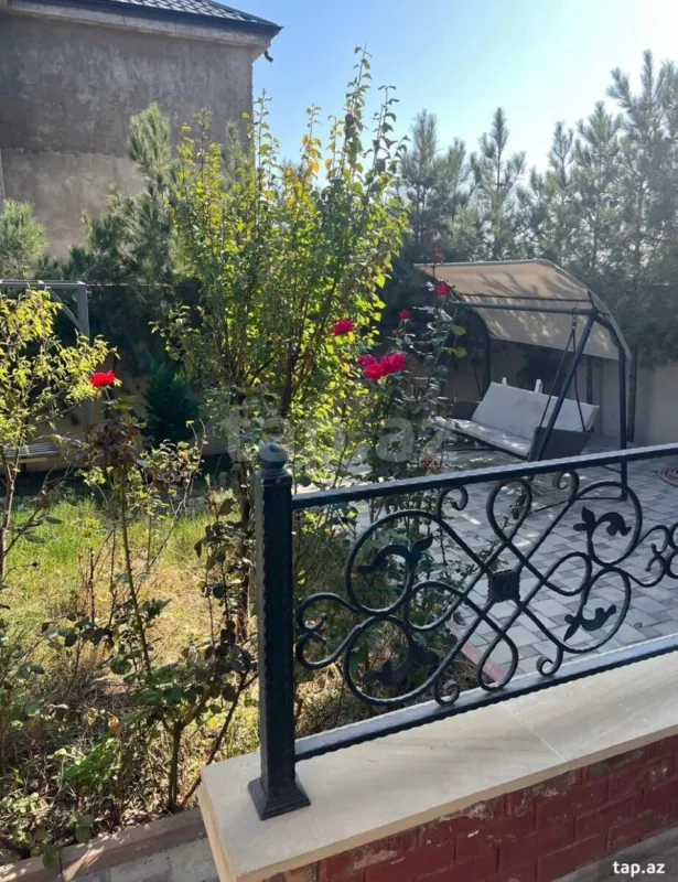 Satılır 4 otaqlı həyət evi