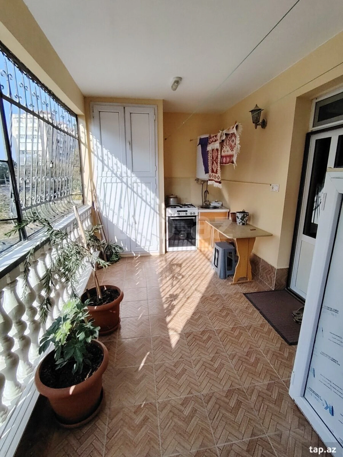 Satılır 4 otaqlı mənzil 96 m²