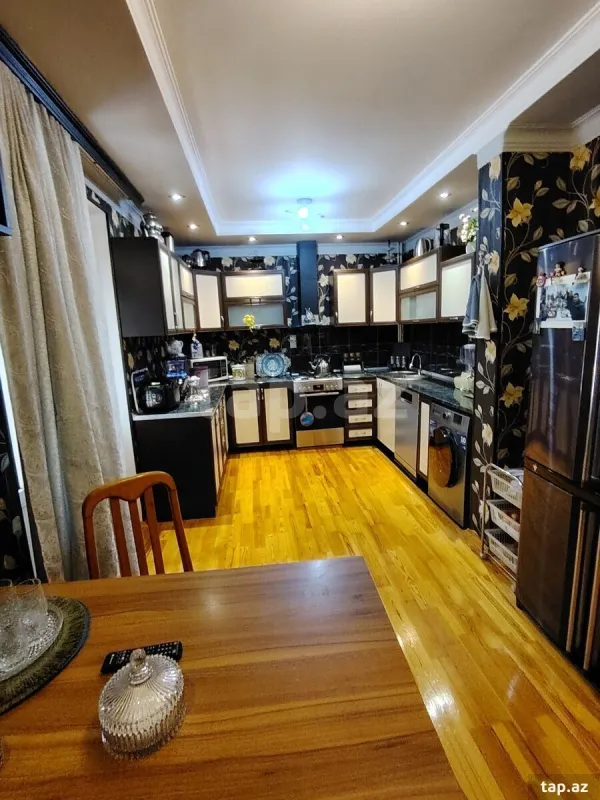 Satılır 4 otaqlı mənzil 96 m²