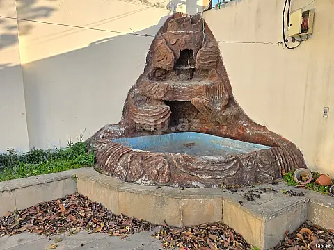 Satılır 6 otaqlı həyət evi 450 m²