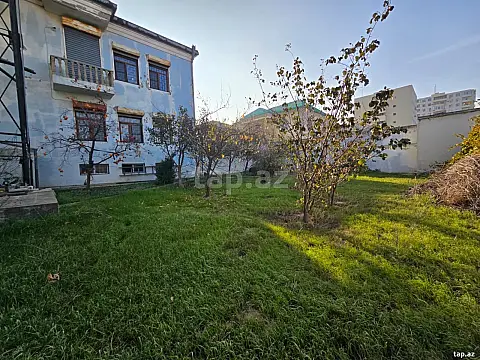 Satılır 6 otaqlı həyət evi 450 m² — Bakı 6 otaq 450.00 m²