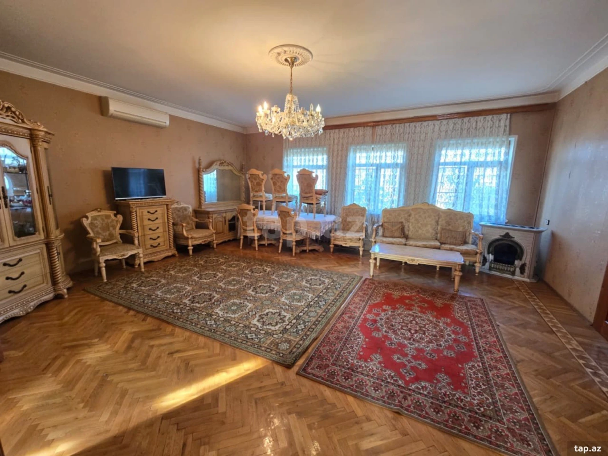 Satılır 6 otaqlı həyət evi 450 m²