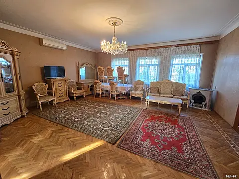 Satılır 6 otaqlı həyət evi 450 m²