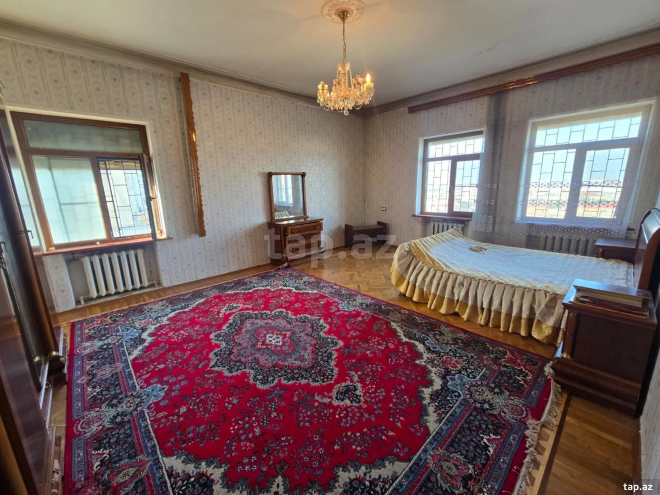 Satılır 6 otaqlı həyət evi 450 m²