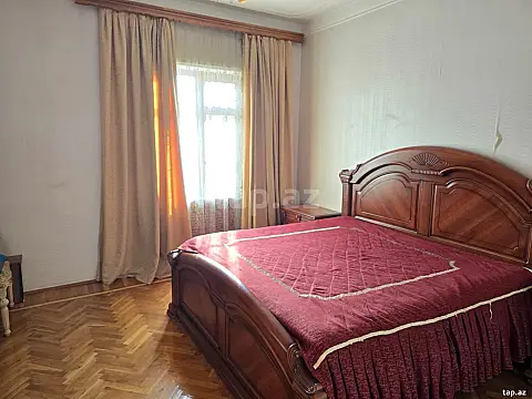 Satılır 6 otaqlı həyət evi 450 m²