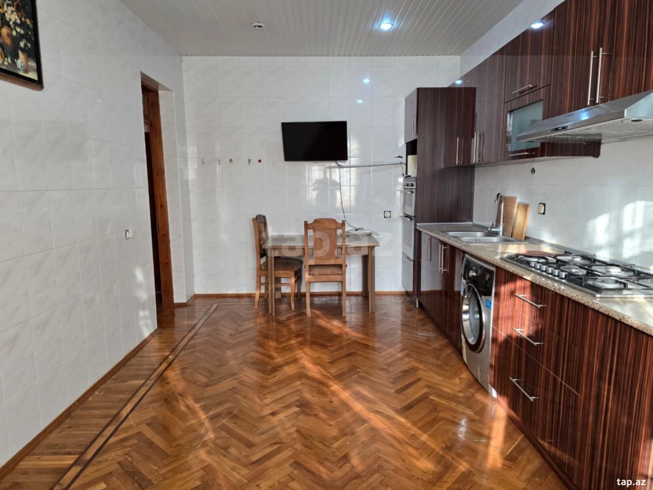 Satılır 6 otaqlı həyət evi 450 m²