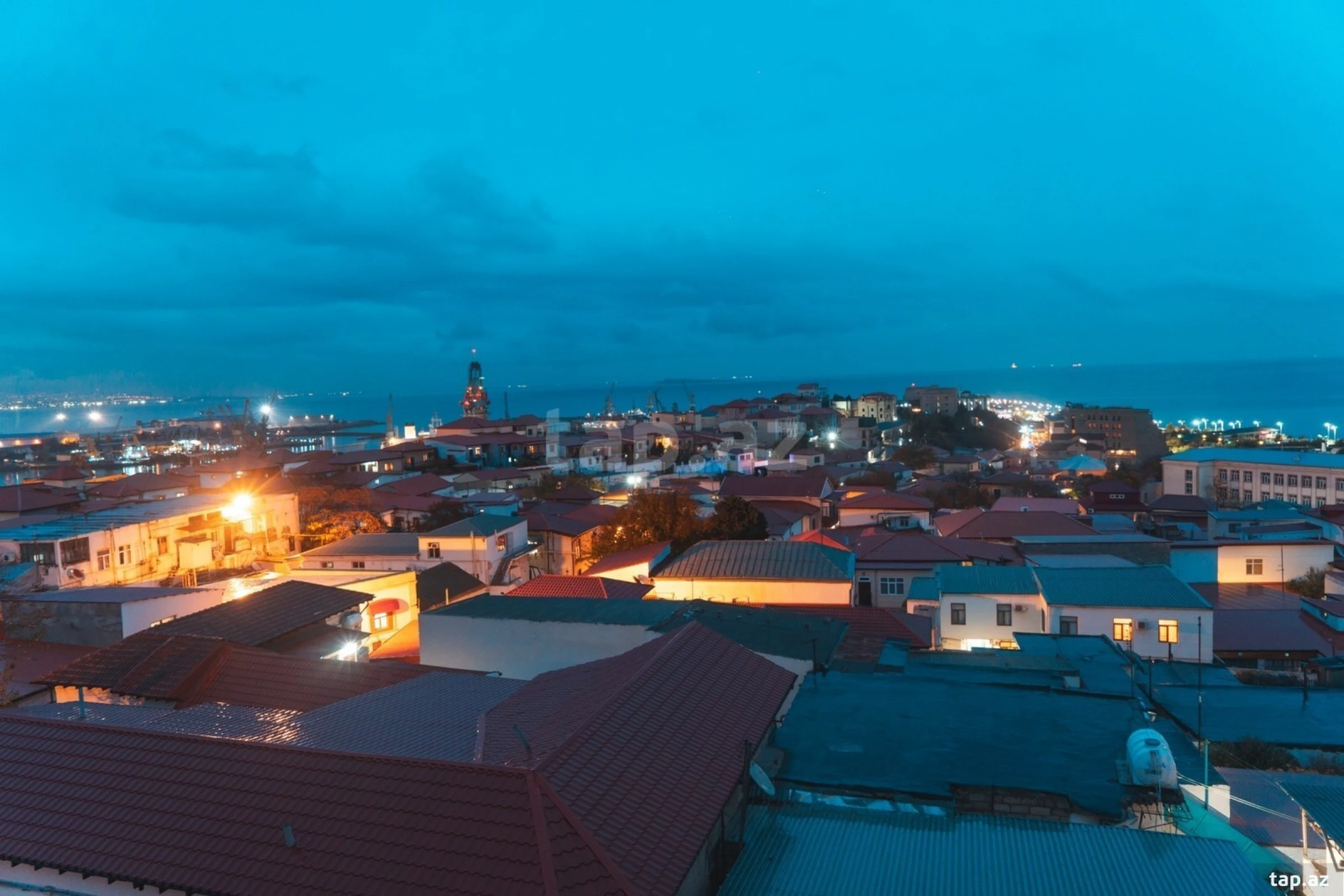 Kirayə verilir 6 otaqlı həyət evi