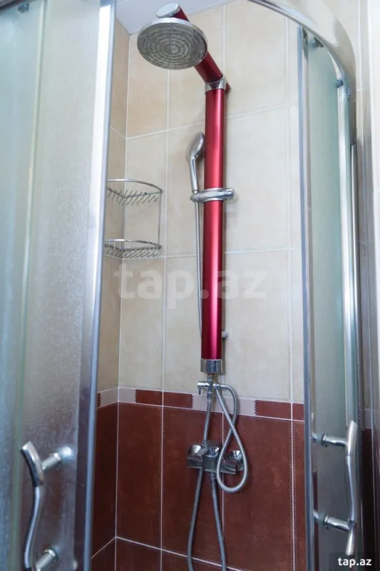 Kirayə verilir 6 otaqlı həyət evi