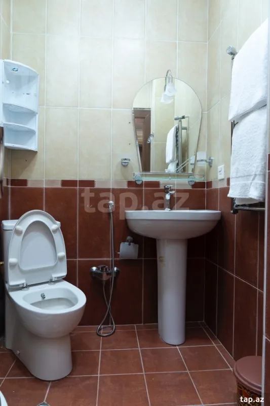 Kirayə verilir 6 otaqlı həyət evi