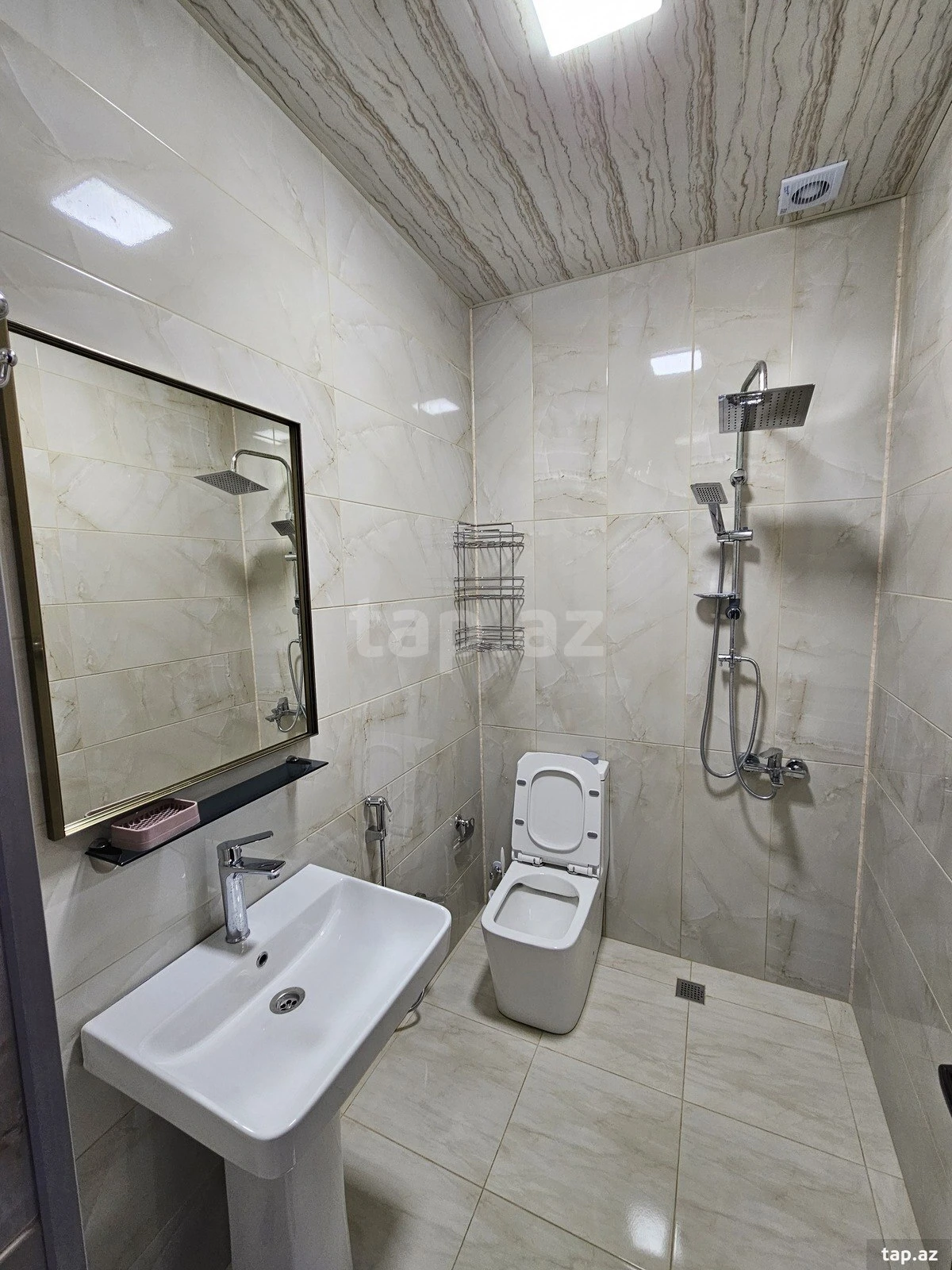 Kirayə verilir 3 otaqlı həyət evi