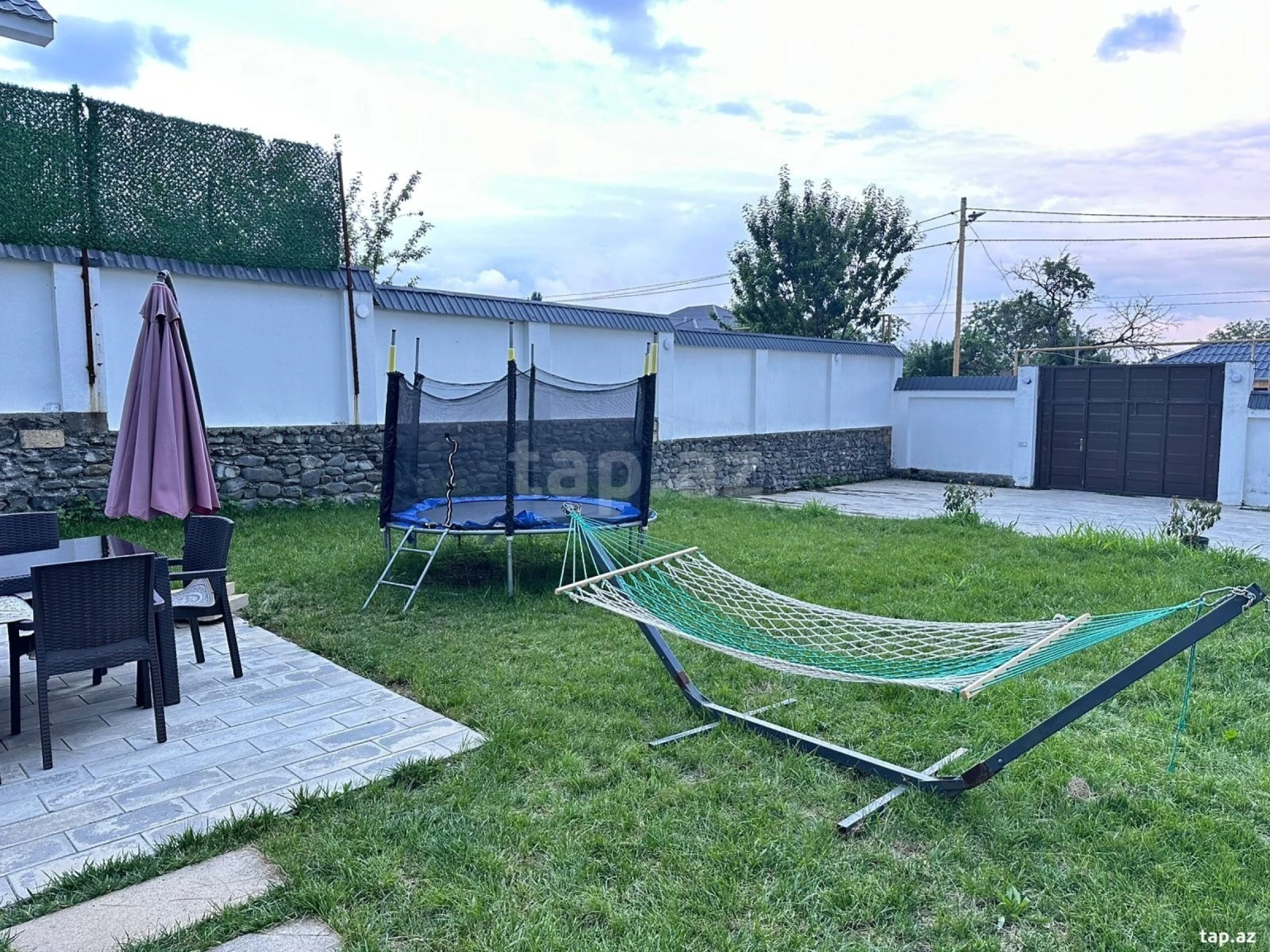 Satılır 4 otaqlı həyət evi