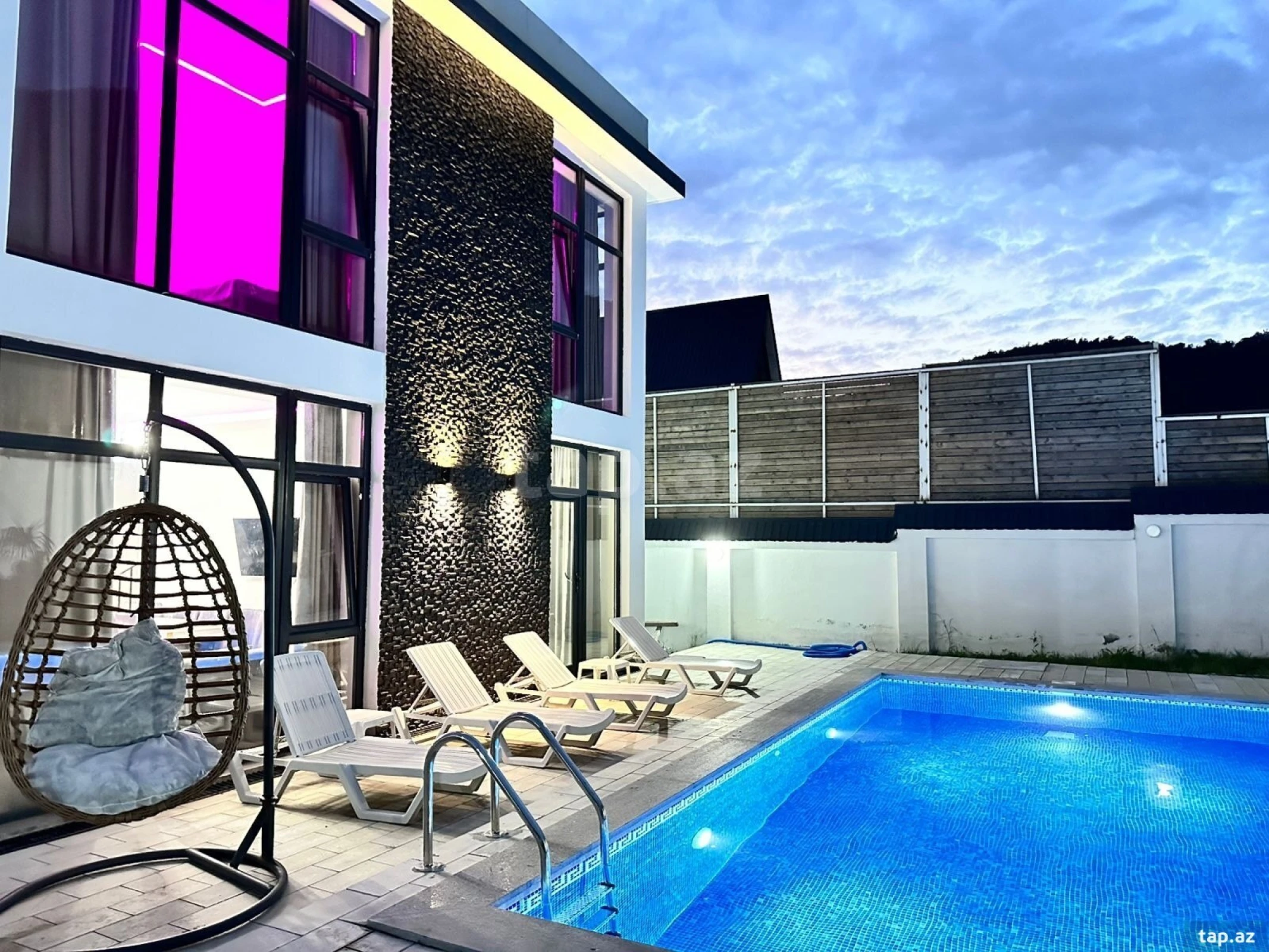 Satılır 4 otaqlı həyət evi