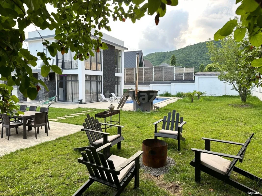 Satılır 4 otaqlı həyət evi