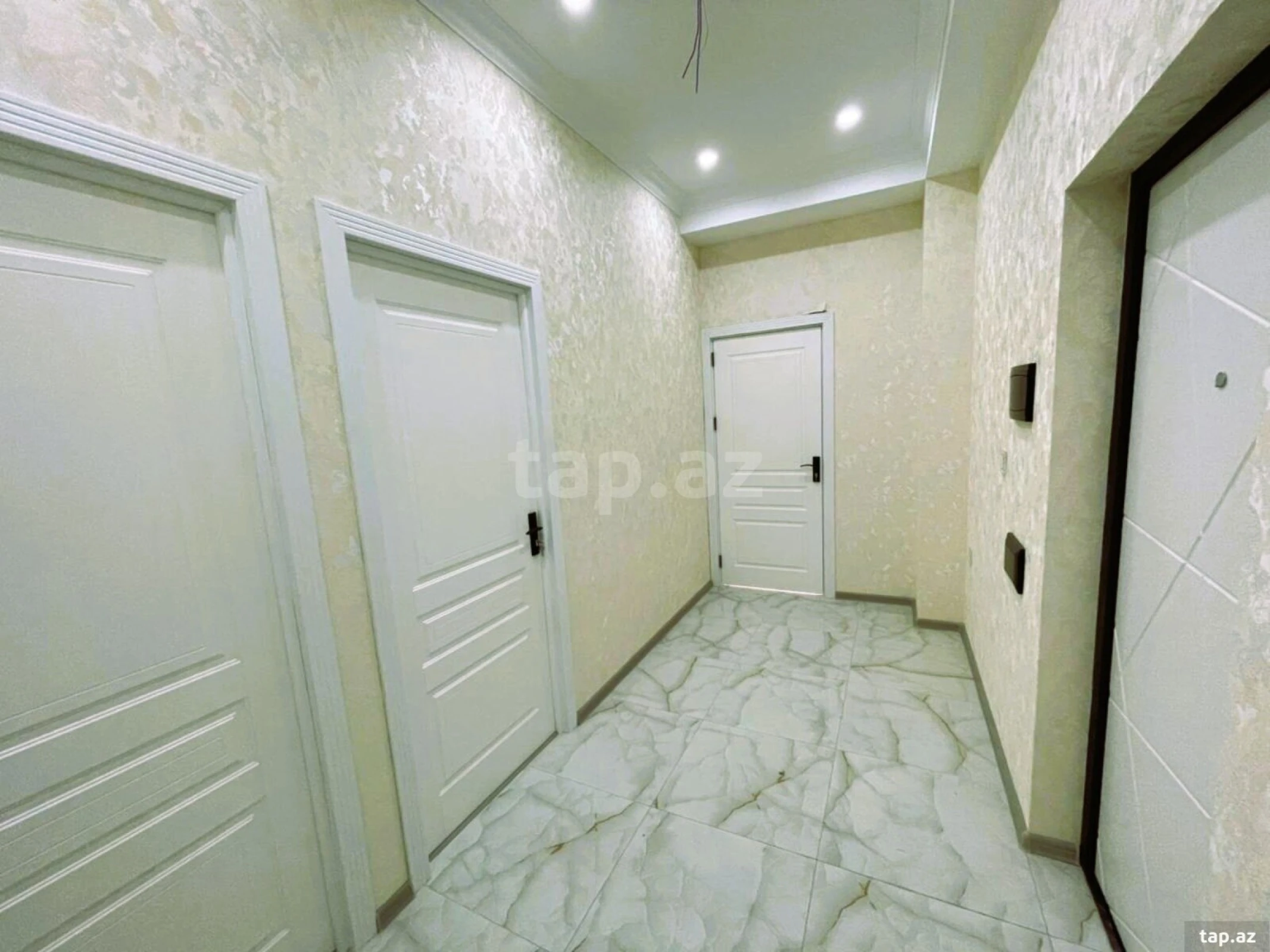 Satılır 3 otaqlı yeni tikili 85 m²