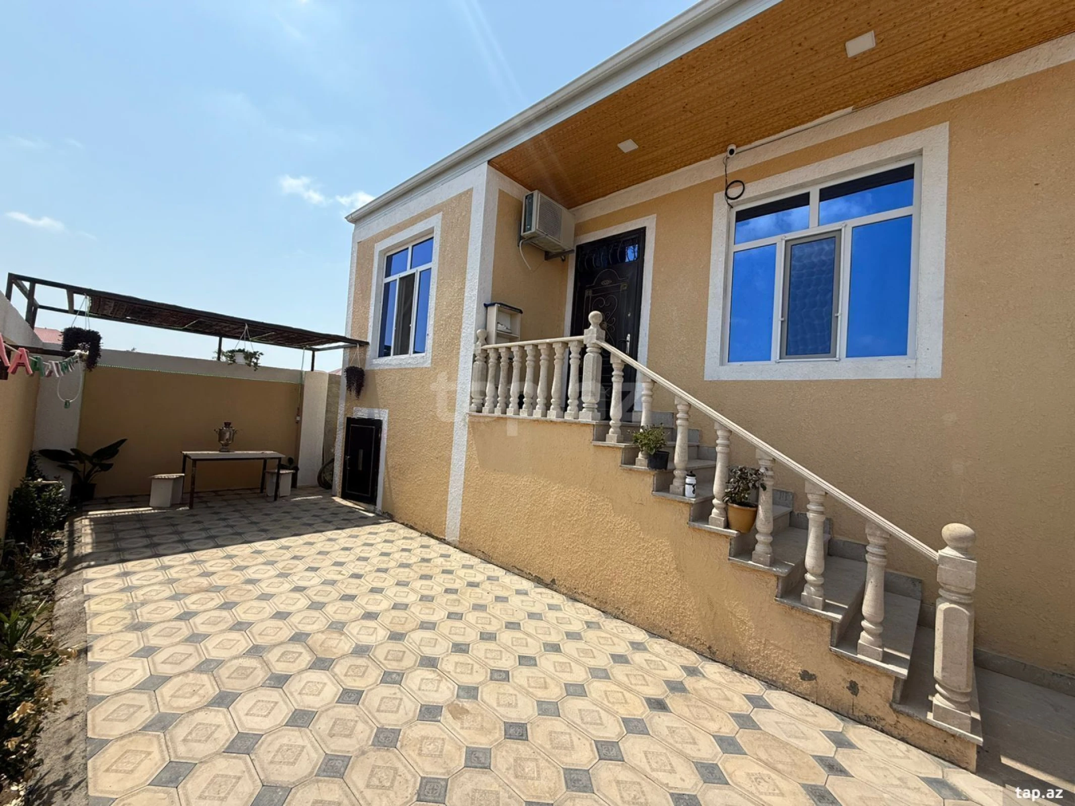 Satılır 3 otaqlı həyət evi