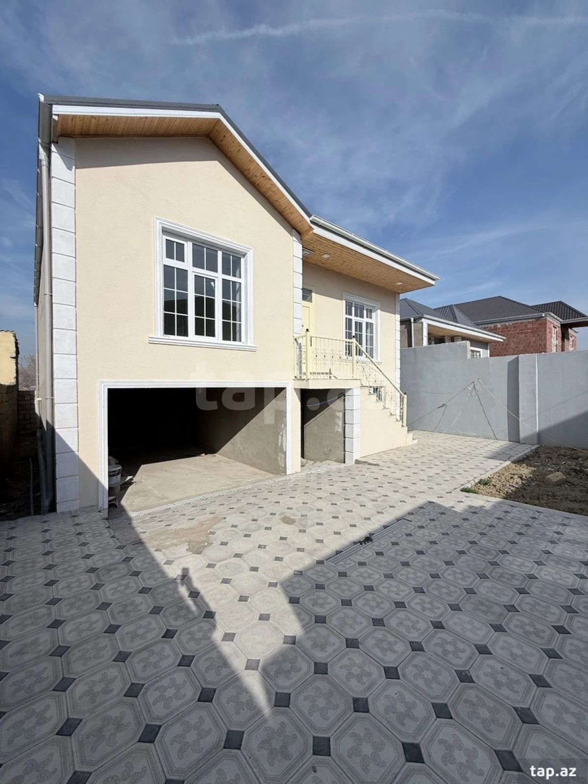 Satılır 4 otaqlı həyət evi