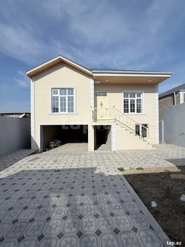 Satılır 4 otaqlı həyət evi