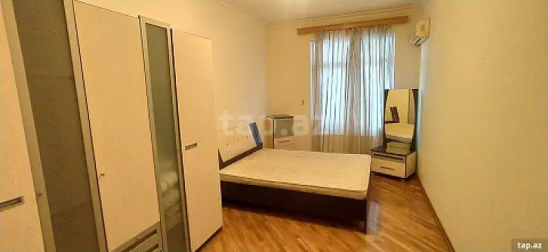 Kirayə verilir 4 otaqlı yeni tikili 220 m²