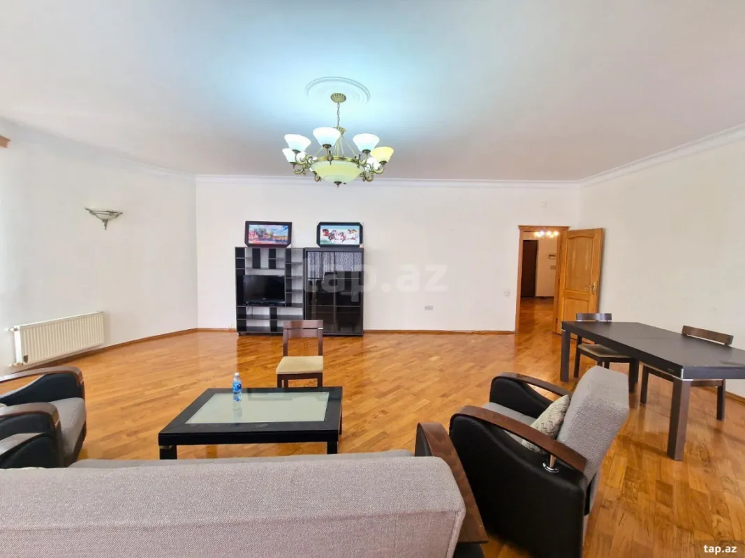 Kirayə verilir 4 otaqlı yeni tikili 220 m²