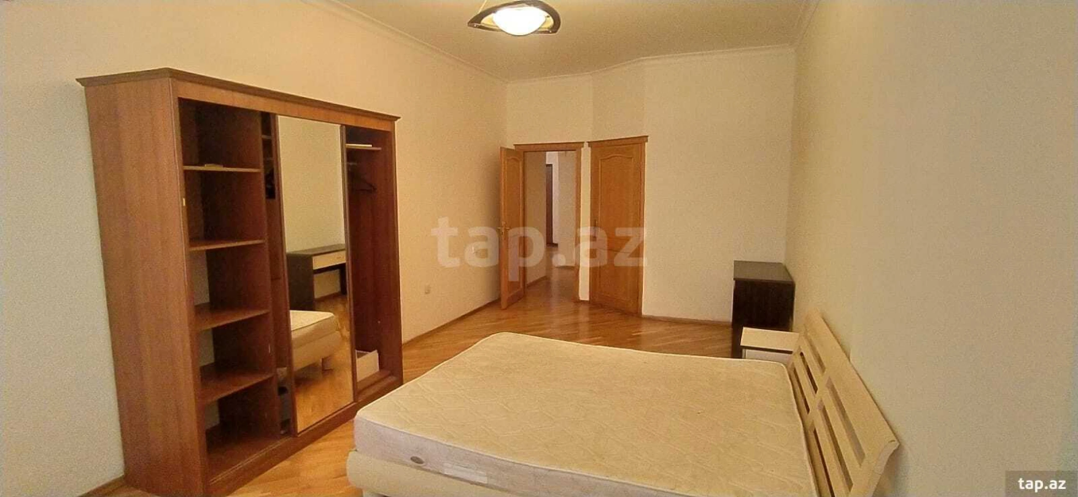 Kirayə verilir 4 otaqlı yeni tikili 220 m²