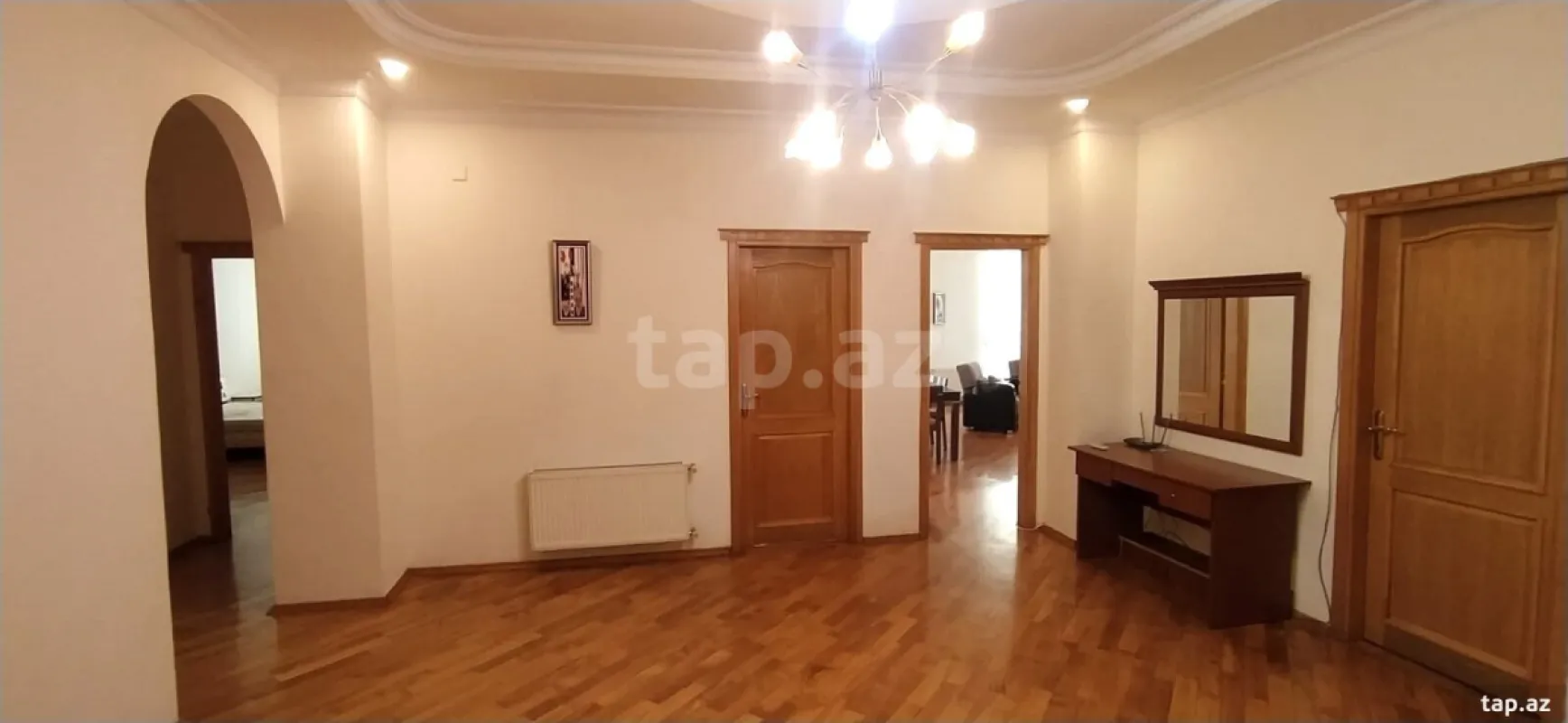 Kirayə verilir 4 otaqlı yeni tikili 220 m²