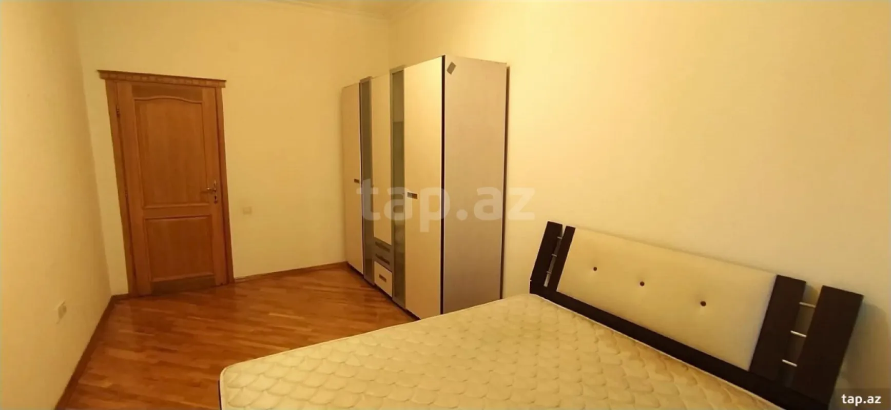 Kirayə verilir 4 otaqlı yeni tikili 220 m²