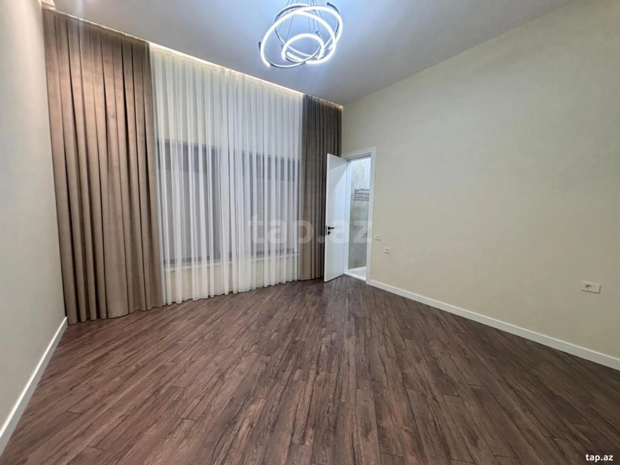 Satılır 5 otaqlı həyət evi