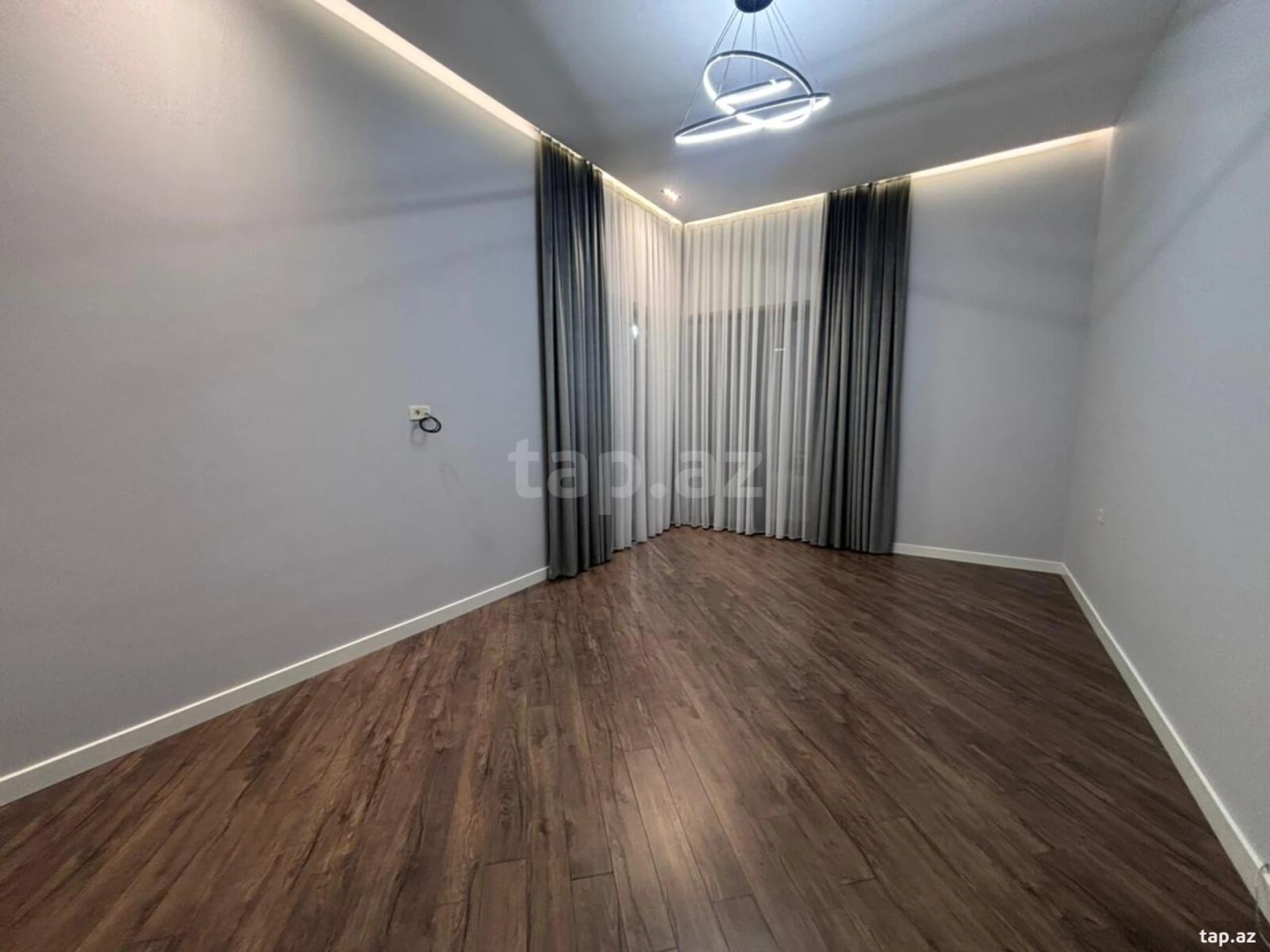 Satılır 5 otaqlı həyət evi