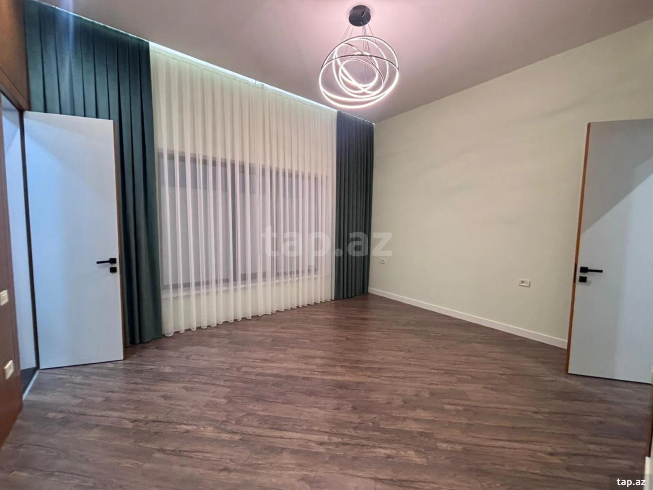 Satılır 5 otaqlı həyət evi