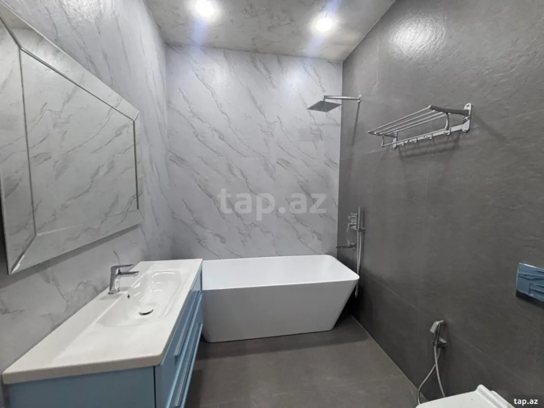 Satılır 5 otaqlı həyət evi