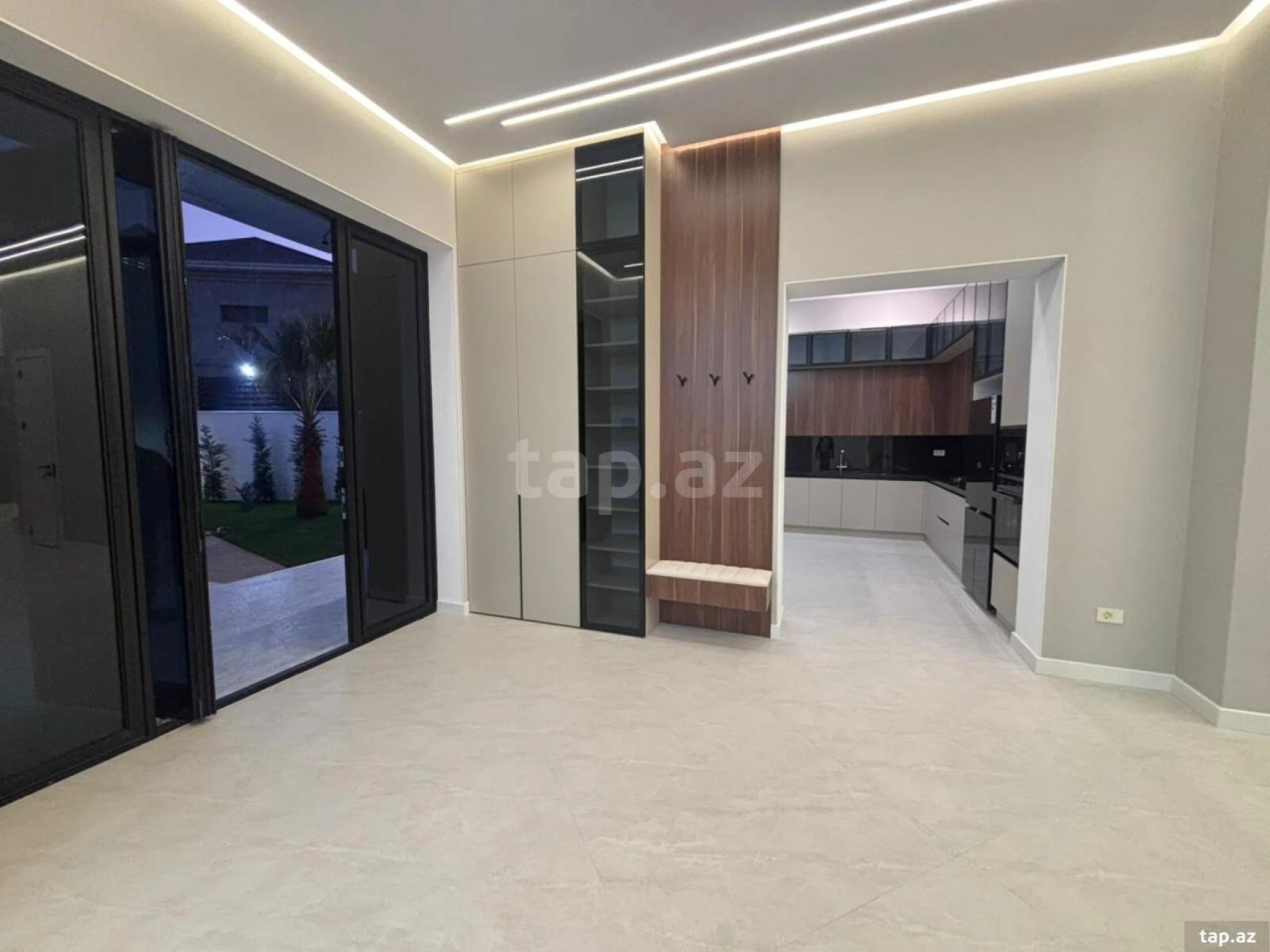 Satılır 5 otaqlı həyət evi