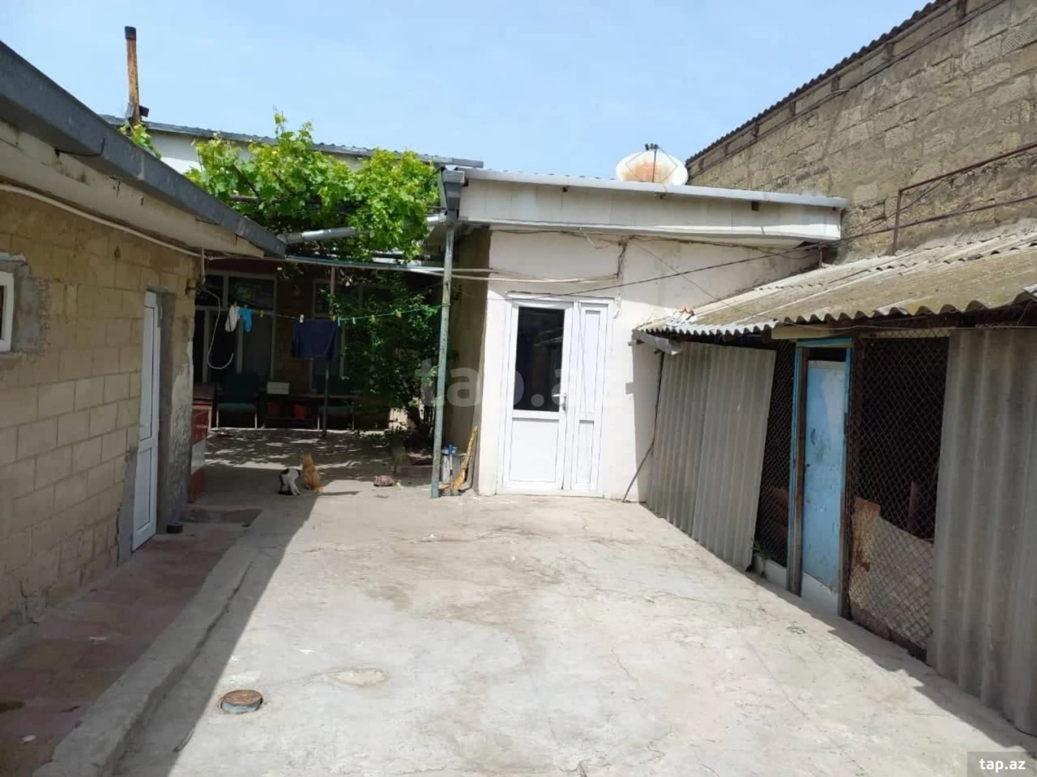 Satılır 4 otaqlı həyət evi