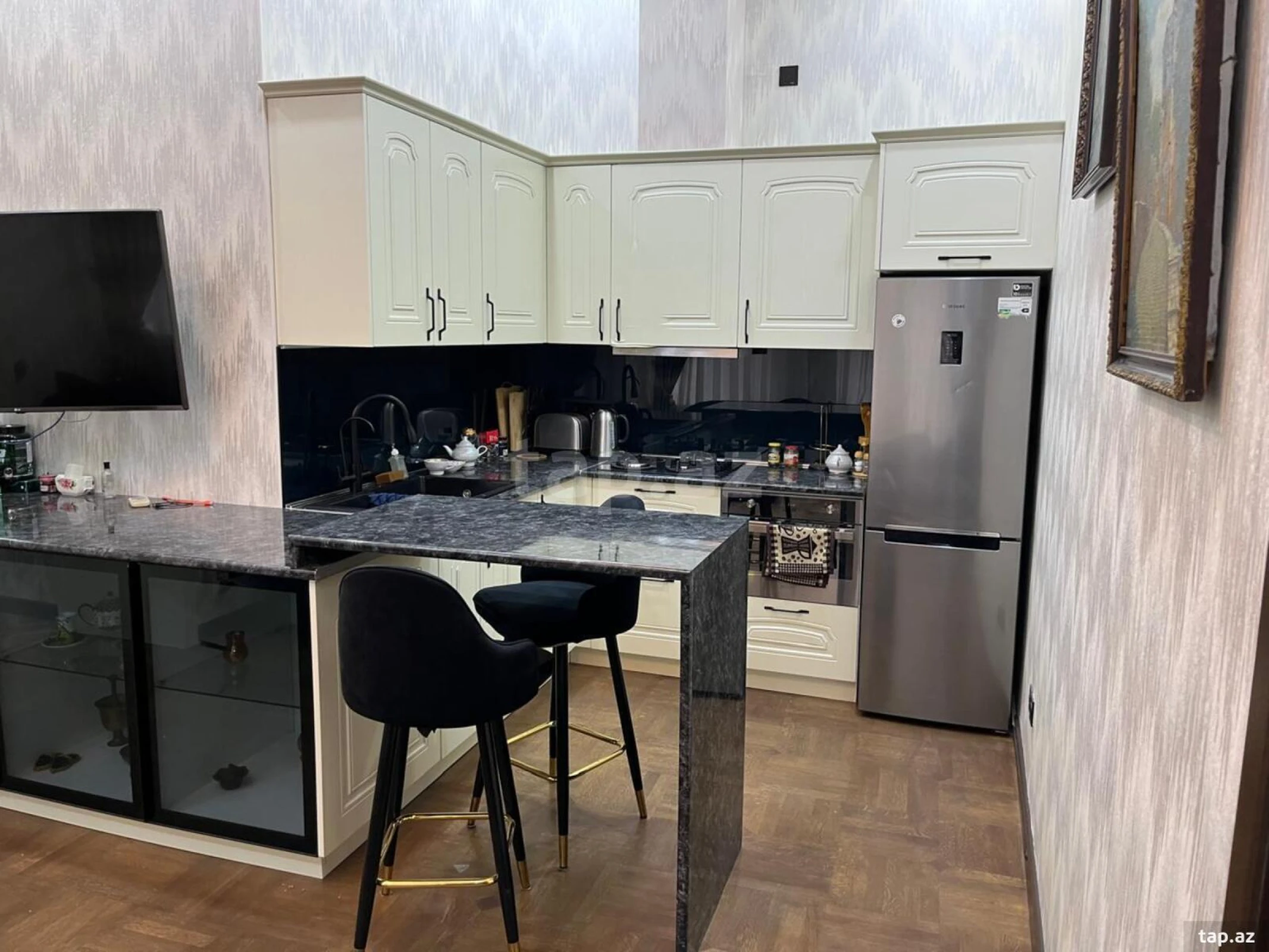 Kirayə verilir 2 otaqlı mənzil 65 m²