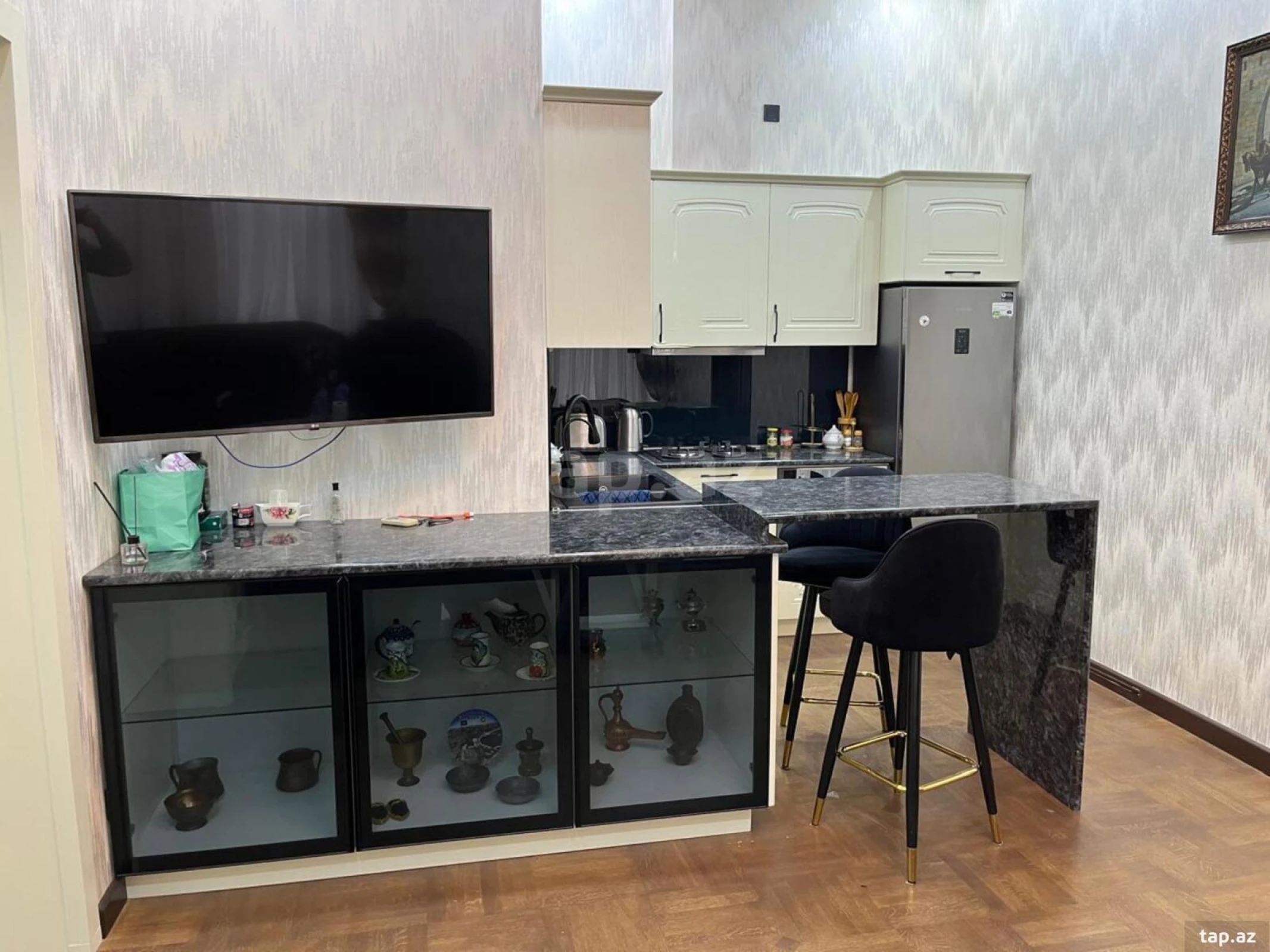 Kirayə verilir 2 otaqlı mənzil 65 m²