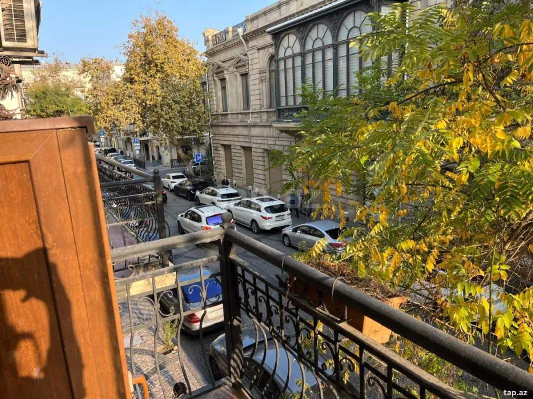 Kirayə verilir 2 otaqlı mənzil 65 m²