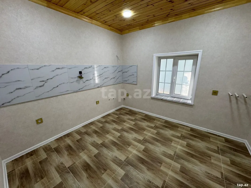 Satılır 6 otaqlı həyət evi