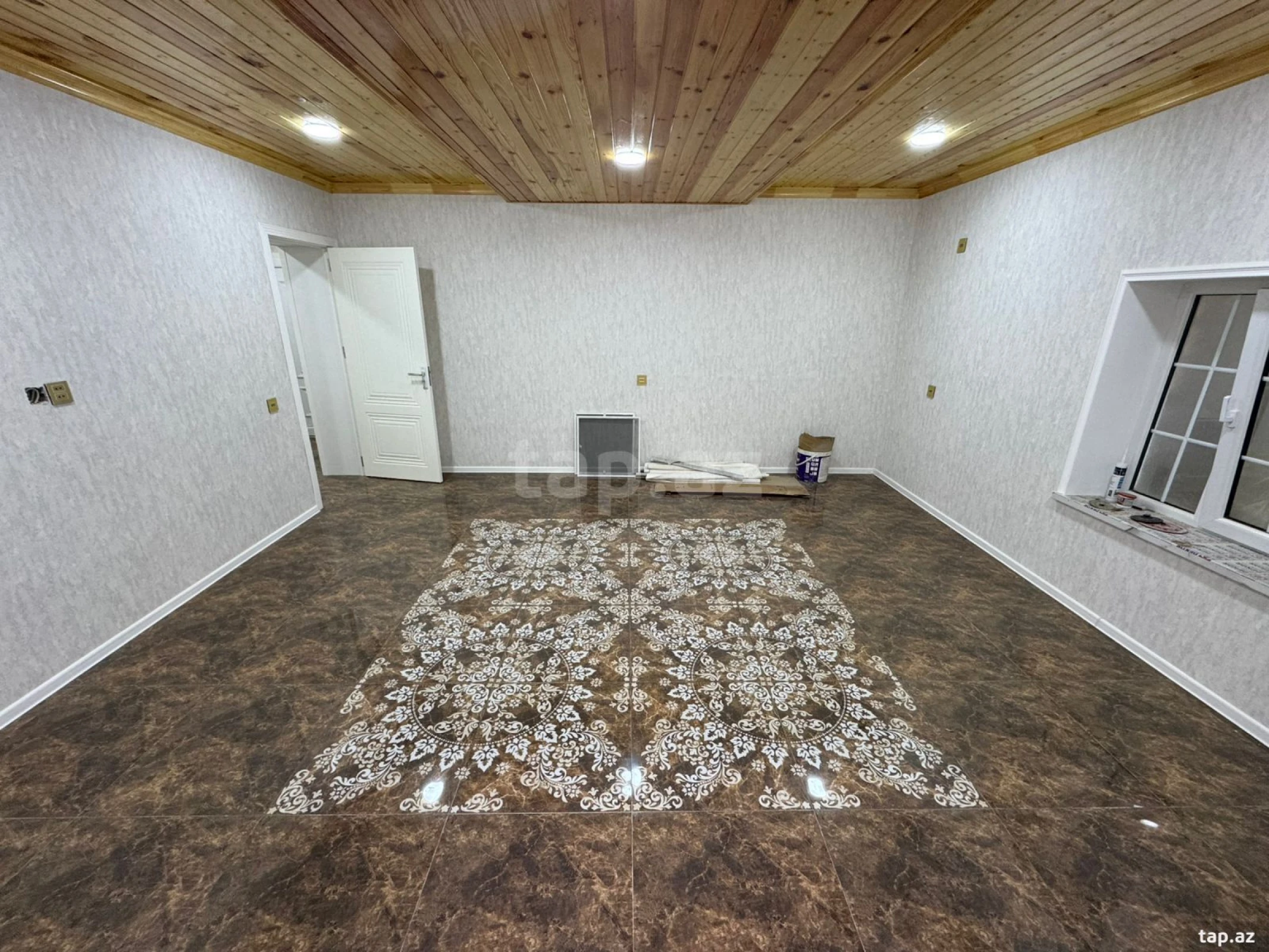 Satılır 6 otaqlı həyət evi