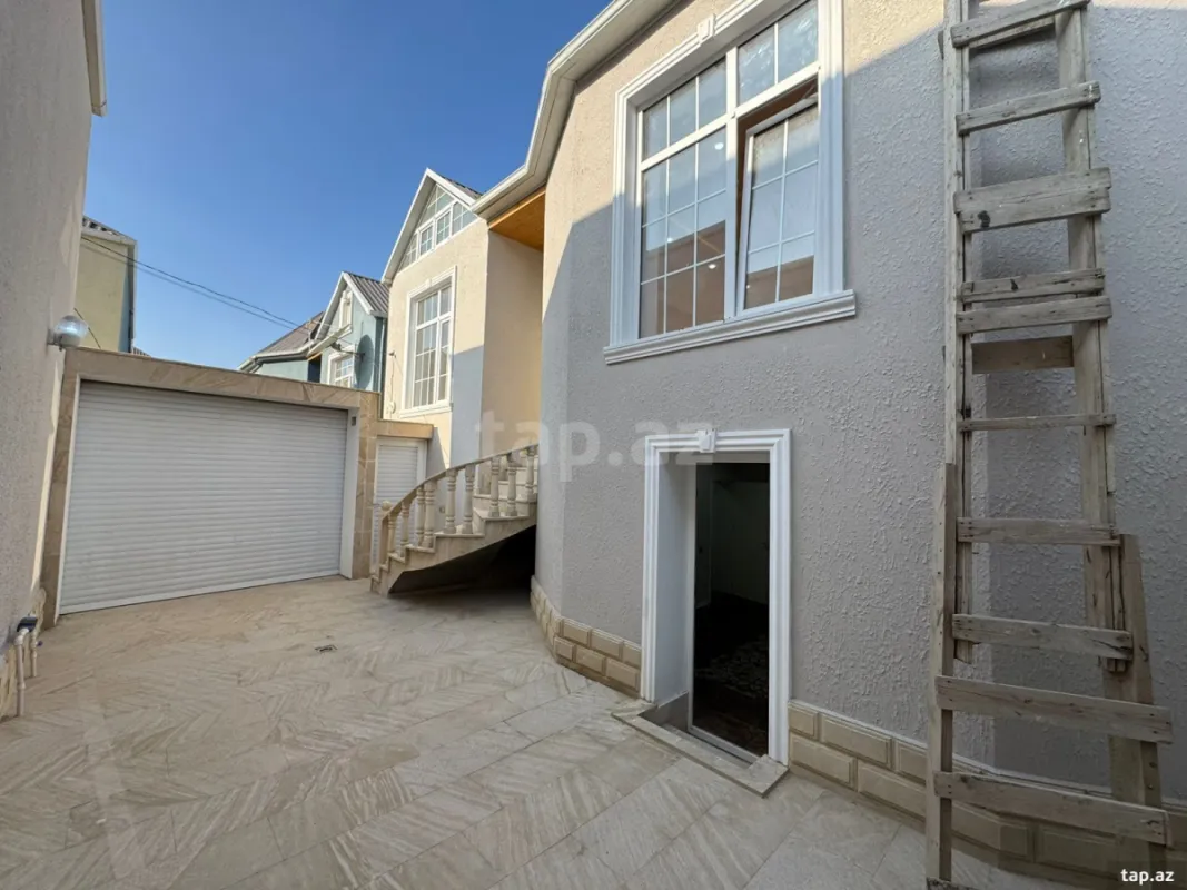 Satılır 6 otaqlı həyət evi