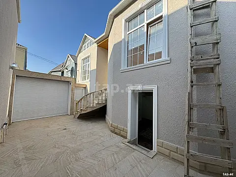 Satılır 6 otaqlı həyət evi
