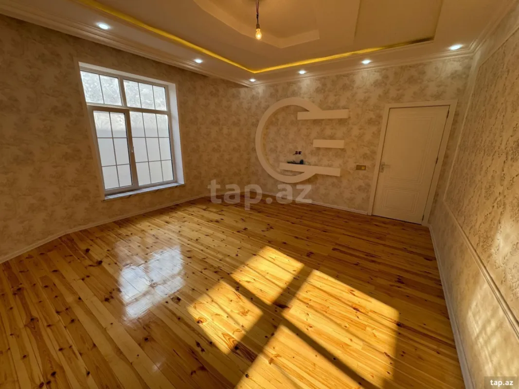 Satılır 6 otaqlı həyət evi