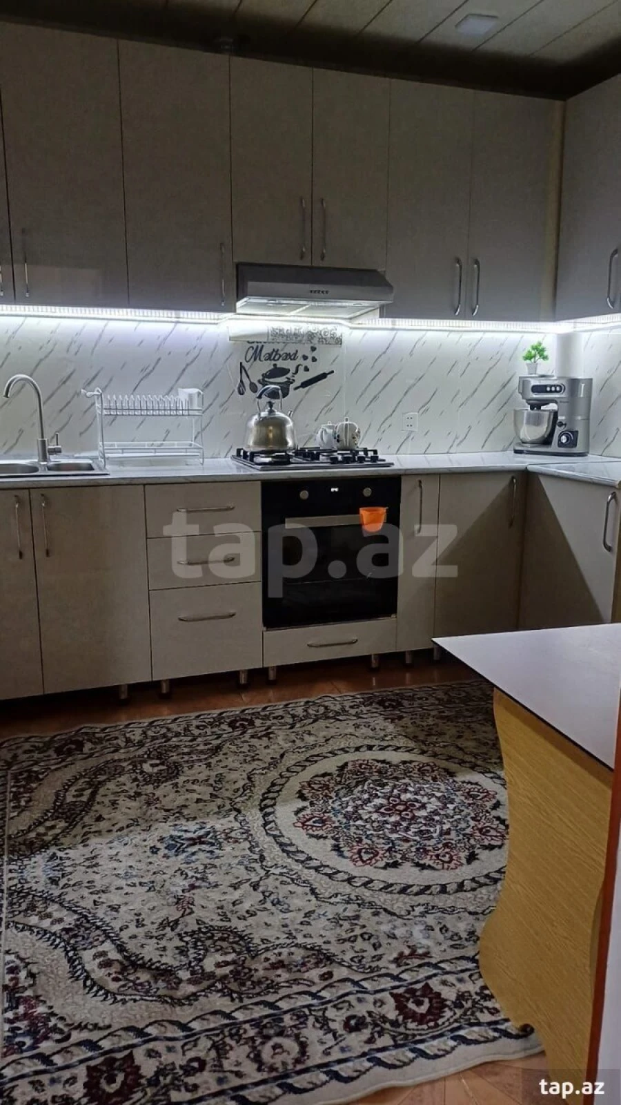Satılır 4 otaqlı mənzil 105 m²