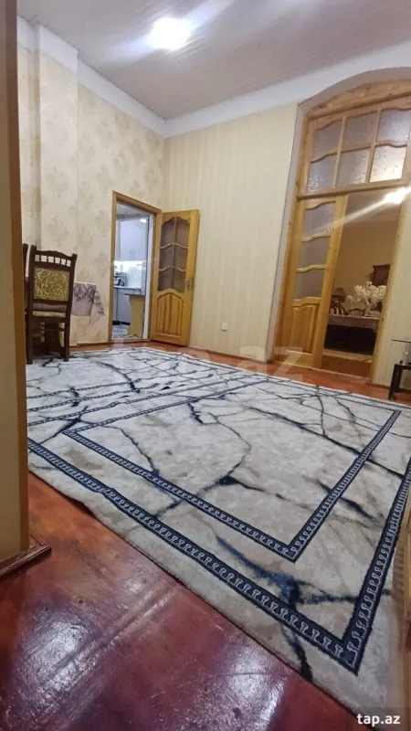 Satılır 4 otaqlı mənzil 105 m²