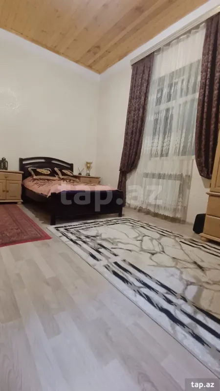 Satılır 4 otaqlı mənzil 105 m²